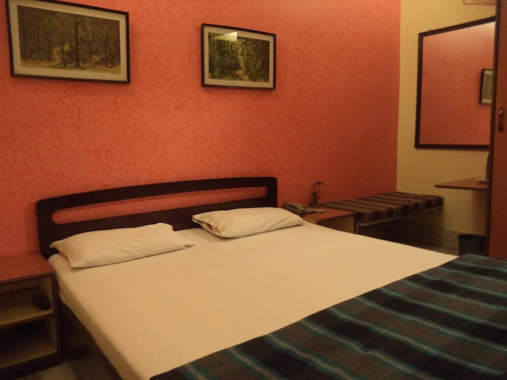 Hotel Esplanade Chambers Kolkata